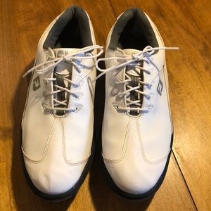 Mens FOOT JOY Golf cleats. Size 10M. Great condition.  White with gray letters